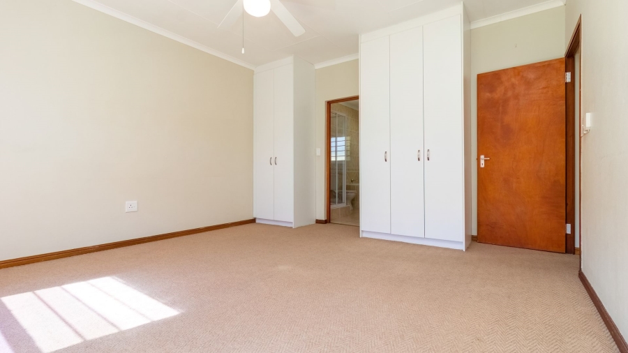3 Bedroom Property for Sale in Sandbaai Western Cape